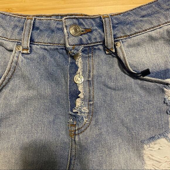 Zara Distressed Exposed Button Fly High Rise - Picture 2 of 8